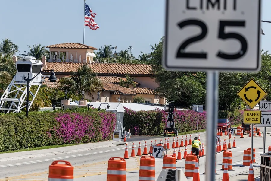 El Servicio Secreto mata a un hombre que entró armado en la residencia de Trump en Florida