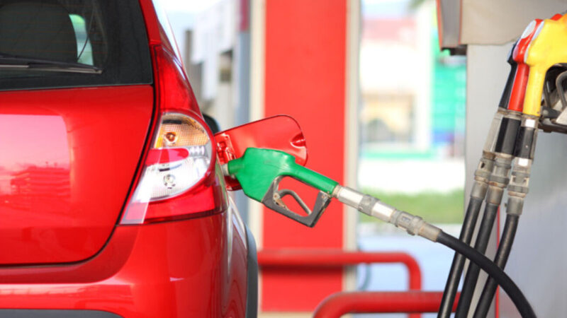 Gobierno sube RD$10 a gasolinas y gasoil; GLP queda congelado