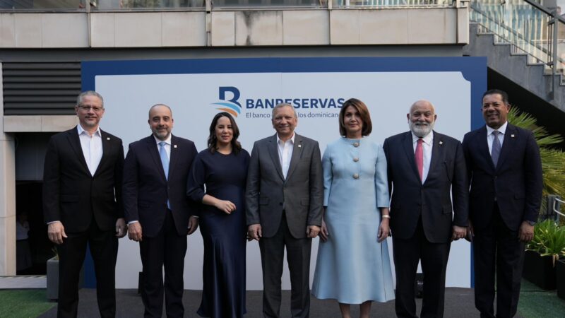 Banreservas ofrece cóctel para fortalecer vínculos con la diáspora dominicana en España