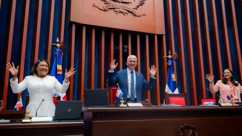 Encuesta sitúa a Ricardo de los Santos entre los senadores con mejor imagen positiva a nivel nacional